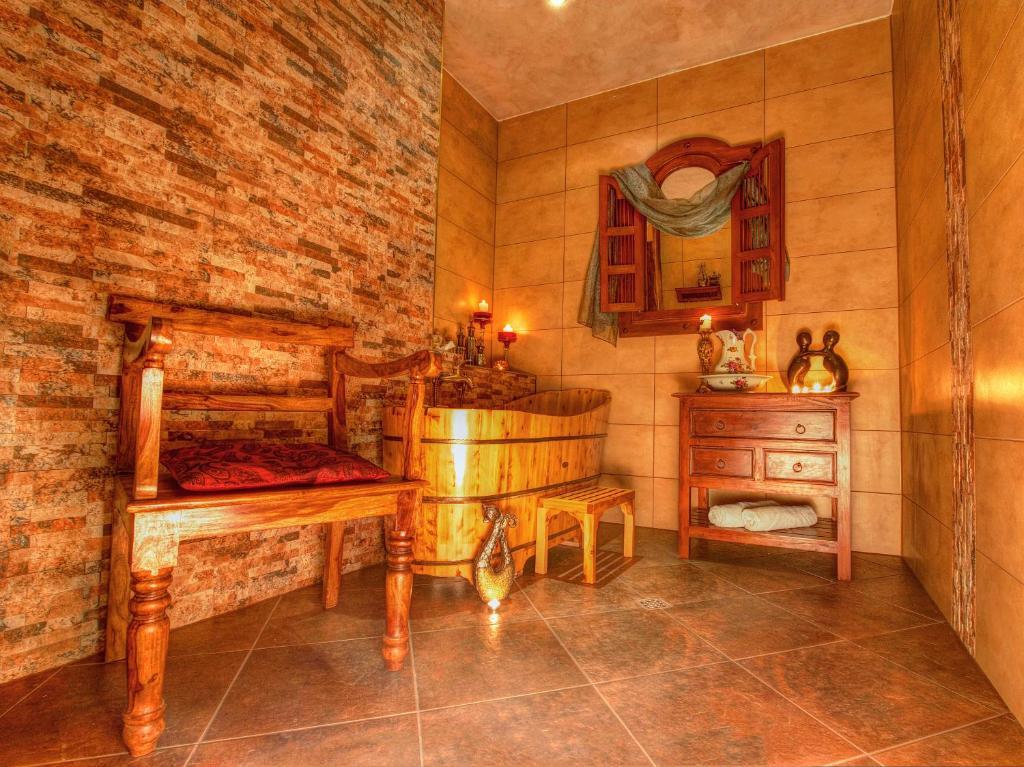 Hotel Zameczek Ксёнж-Вельки Экстерьер фото